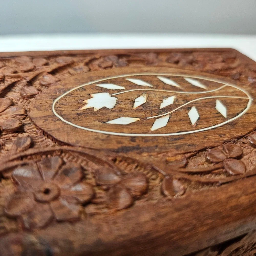 Vtg Hand Carved Wood Jewelry Trinket Box Mother of Pearl Inlay Floral Boho